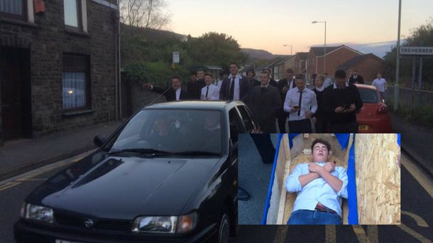 RIP: jóvenes celebraron un funeral falso para un amigo que se puso de novio