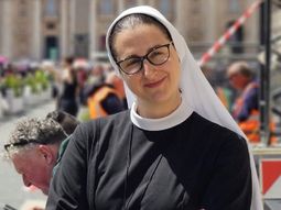 El papa León XIV designó a una nueva autoridad en la Oficina de Prensa de la Santa Sede: de quién se trata