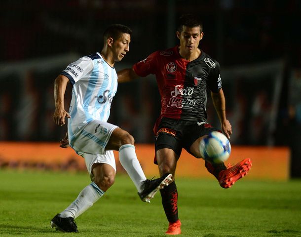 Colón rescató el invicto ante Atlético Tucumán