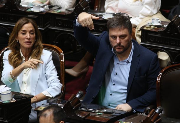 Leandro Santoro: El PRO se fue y el FIT se abstuvo; una foto del país que nos duele