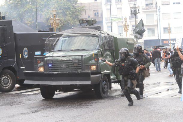 Represión brutal de las fuerzas de seguridad de Patricia Bullrich.