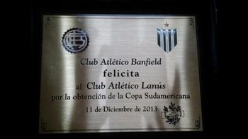 gran gesto: banfield felicito a su rival lanus por el titulo gran gesto: banfield felicito a su rival lanus por el titulo