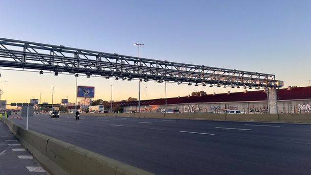 La primera autopista de Uruguay tendrá un sistema de cobre de peaje Free Flow.