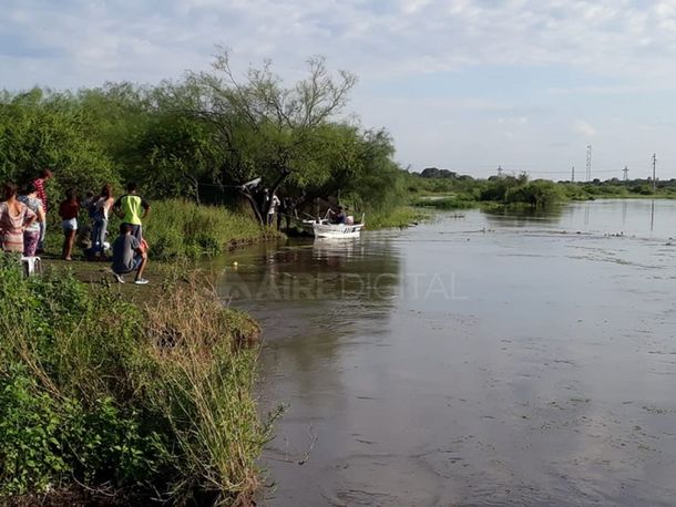 Buscan a una nena de seis que años que se cayó al río Salado en Santa Fe. Foto: Aire de Santa Fe.