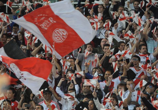 El Superclásico, en el Guinness: los hinchas agitaron 60.000 banderas