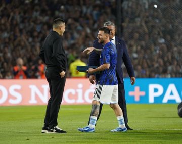 El emotivo encuentro entre Lionel Messi y Juan Román Riquelme en La Bombonera