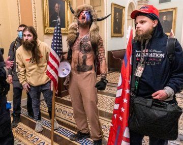 El atacante más emblemático del Capitolio de Estados Unidos se declaró culpable y reduciría condena