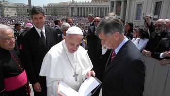 ¿que le regalo hermes binner al papa durante su visita al vaticano? ¿que le regalo hermes binner al papa durante su visita al vaticano?