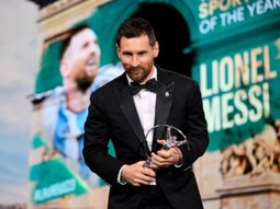 En medio de su conflicto con el PSG, Messi fue reconocido como el mejor deportista del año
