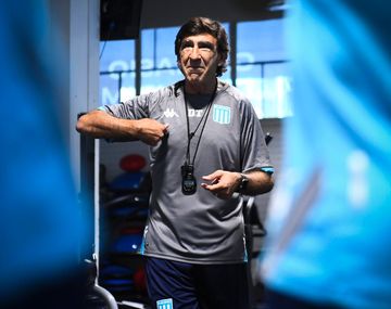 Los dos volantes centrales que quiere Costas para el Racing 2024