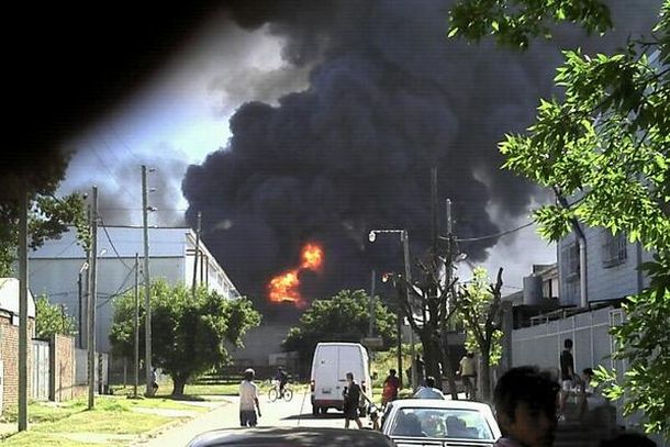 Incendio en el parque industrial de la localidad de Burzaco