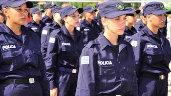 Patricia Rodríguez, expresidenta del Sindicato de Funcionarios Policiales de Montevideo (Sifpom), adherirá a la precandidatura presidencial de Álvaro Delgado. Patricia Rodríguez, expresidenta del Sindicato de Funcionarios Policiales de Montevideo (Sifpom), adherirá a la precandidatura presidencial de Álvaro Delgado.