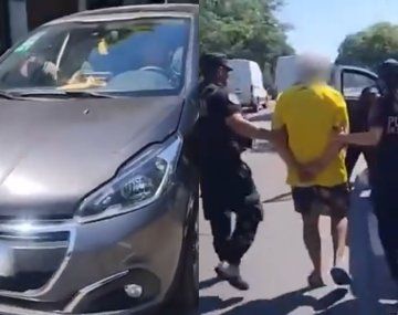 Manejaba un auto robado y con patente melliza: la insólita excusa que dio al ser detenido