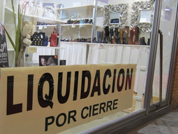 El dólar blue impulsa la brecha de precios entre Uruguay y Argentina y se hace sentir en los comercios del litoral. El dólar blue impulsa la brecha de precios entre Uruguay y Argentina y se hace sentir en los comercios del litoral.