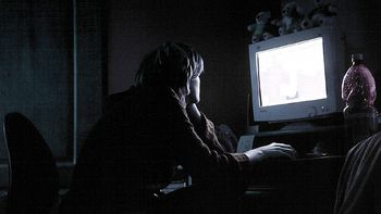 la luz emitida por los celulares y tablets aumenta el hambre la luz emitida por los celulares y tablets aumenta el hambre