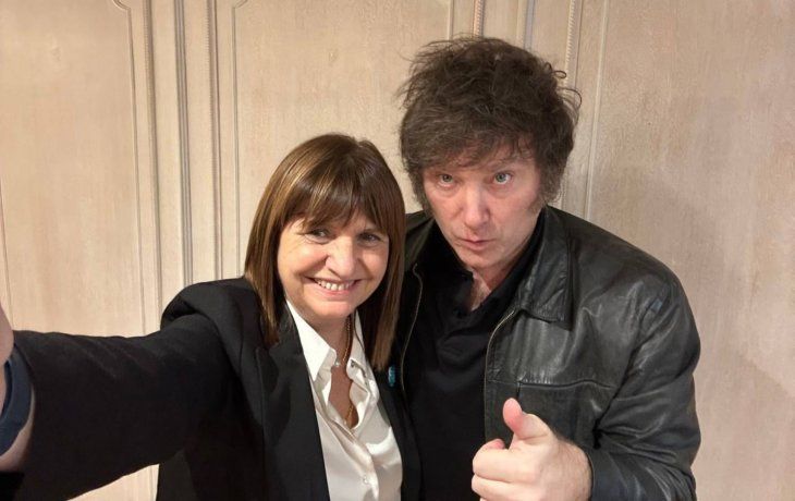 Patricia Bullrich junto a Javier Milei.