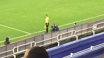 delfino cobro penal, echo a un jugador y se arrepintio delfino cobro penal, echo a un jugador y se arrepintio