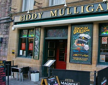 Un bar escocés busca postulantes para el mejor trabajo del mundo