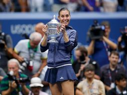 la tenista pennetta gano el us open y anuncio su retiro durante su discurso la tenista pennetta gano el us open y anuncio su retiro durante su discurso