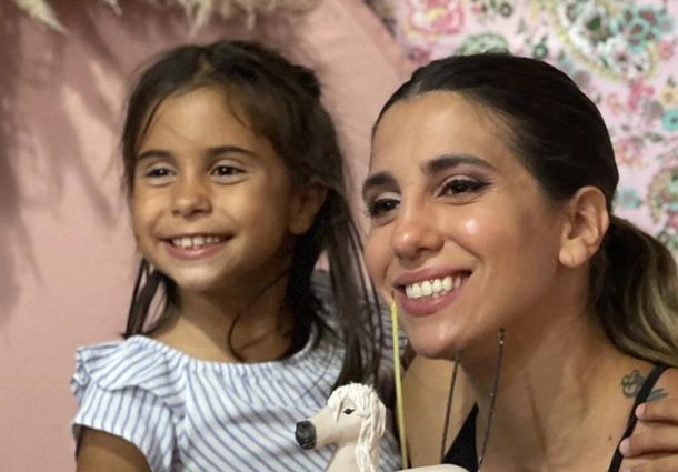La hija de Cinthia Fernández se contagió la bacteria en una famosa cadena de comidas rápidas
