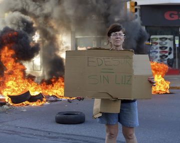 Una de las protestas contra Edesur por falta de suministro