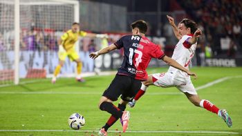 newells no remonta: con nuevo tecnico, cosecho otra caida ante union, que ahora es puntero newells no remonta: con nuevo tecnico, cosecho otra caida ante union, que ahora es puntero