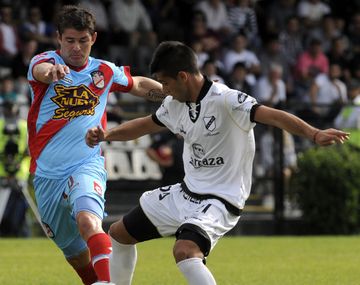 All Boys rescató un empate ante Arsenal pero sigue muy complicado