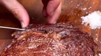 Publicó un video sobre el punto de la carne y es viral por las respuestas