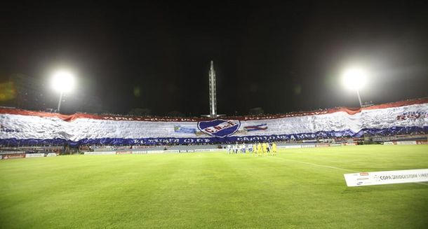 Nacional desplegó la bandera más grande del mundo
