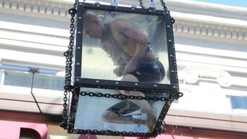 la vergüenza de houdini: un escapista casi muere ahogado durante un truco la vergüenza de houdini: un escapista casi muere ahogado durante un truco