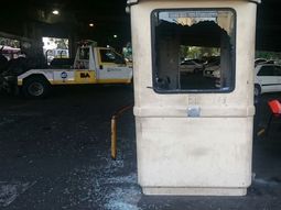 a lo relatos salvajes: la grua le llevo el auto, rompio todo y fue detenido a lo relatos salvajes: la grua le llevo el auto, rompio todo y fue detenido