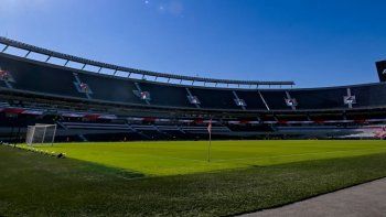 Superclásico en el Monumental: el clima acompaña y le baja el tono a la polémica por la cancha