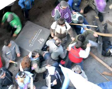 Docentes fueguinos acusan de traidora a la gobernadora Ríos