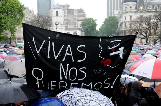 Bajo el lema Vivas nos Queremos, las mujeres marchan en todo el país