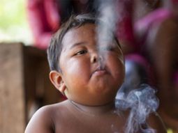 Así está hoy el bebé que fuma