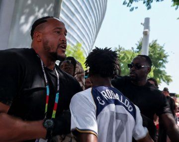 Violenta reacción de Speed con hinchas que gritaban por Lionel Messi tras la eliminación de Portugal