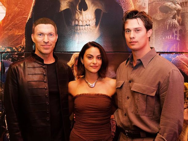 Nicholas Galitzine y Camila Mendes presentaron oficialmente Masters of the Universe