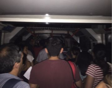 La línea B de subte funciona con servicio limitado entre Rosas y Pellegrini