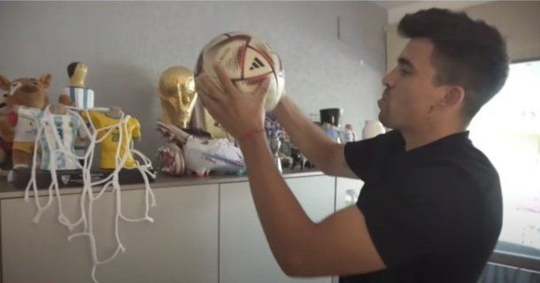 El Huevo Acuña reveló quién se quedó con la pelota del penal de Montiel en la final vs Francia