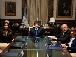 El Gobierno desmintió que esté en pausa el plan para que no se necesite visa para ir a Estados Unidos