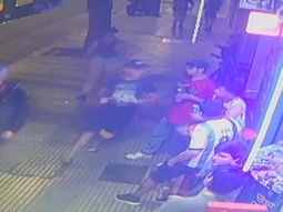 Violenta emboscada en Villa Crespo: dos hermanos fueron atacados y uno lucha por su vida