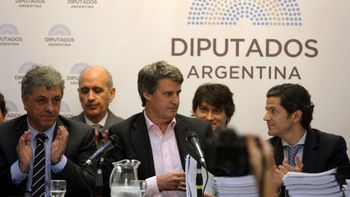 el primer presupuesto de macri llega a diputados: estiman un dolar a $18 y una inflacion del 17% el primer presupuesto de macri llega a diputados: estiman un dolar a $18 y una inflacion del 17%