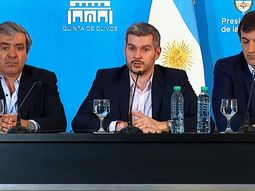 video: pena hablaba de cristina kirchner y tiro un vaso video: pena hablaba de cristina kirchner y tiro un vaso