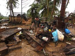 ascienden a 714 los muertos por el tifon bopha en filipinas ascienden a 714 los muertos por el tifon bopha en filipinas