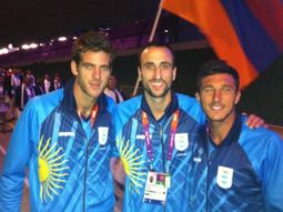 los deportistas argentinos, desde adentro de la ceremonia los deportistas argentinos, desde adentro de la ceremonia
