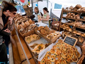 Panaderos advierten que precio del pan subirá por promesas de dólar a $16