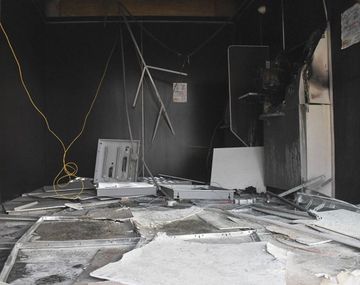 Hicieron explotar un cajero automático con una mecha y una garrafa