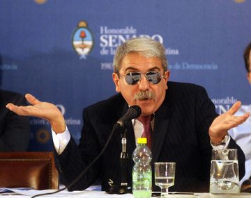 ¿Por qué Aníbal Fernández usó lentes de sol en el Senado?