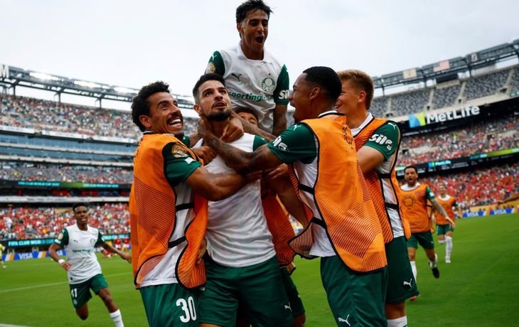 Palmeiras derrotó 2-0 a Al Ahly y es líder del Grupo A del Mundial de Clubes