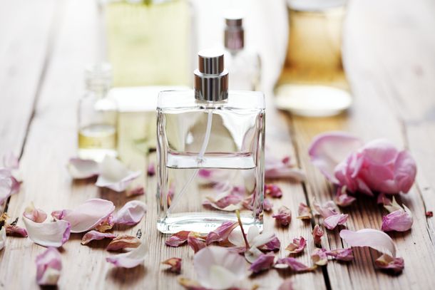 La Anmat prohibió la comercialización de una serie de perfumes de imitación